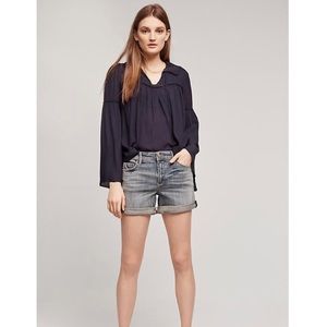 Pilcro  Hyphen Short